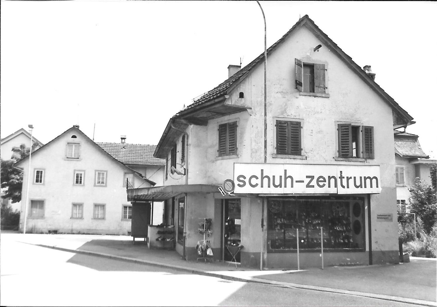 Schuhgeschäft Zentrum, Usterstrasse 8, in Dübendorf.